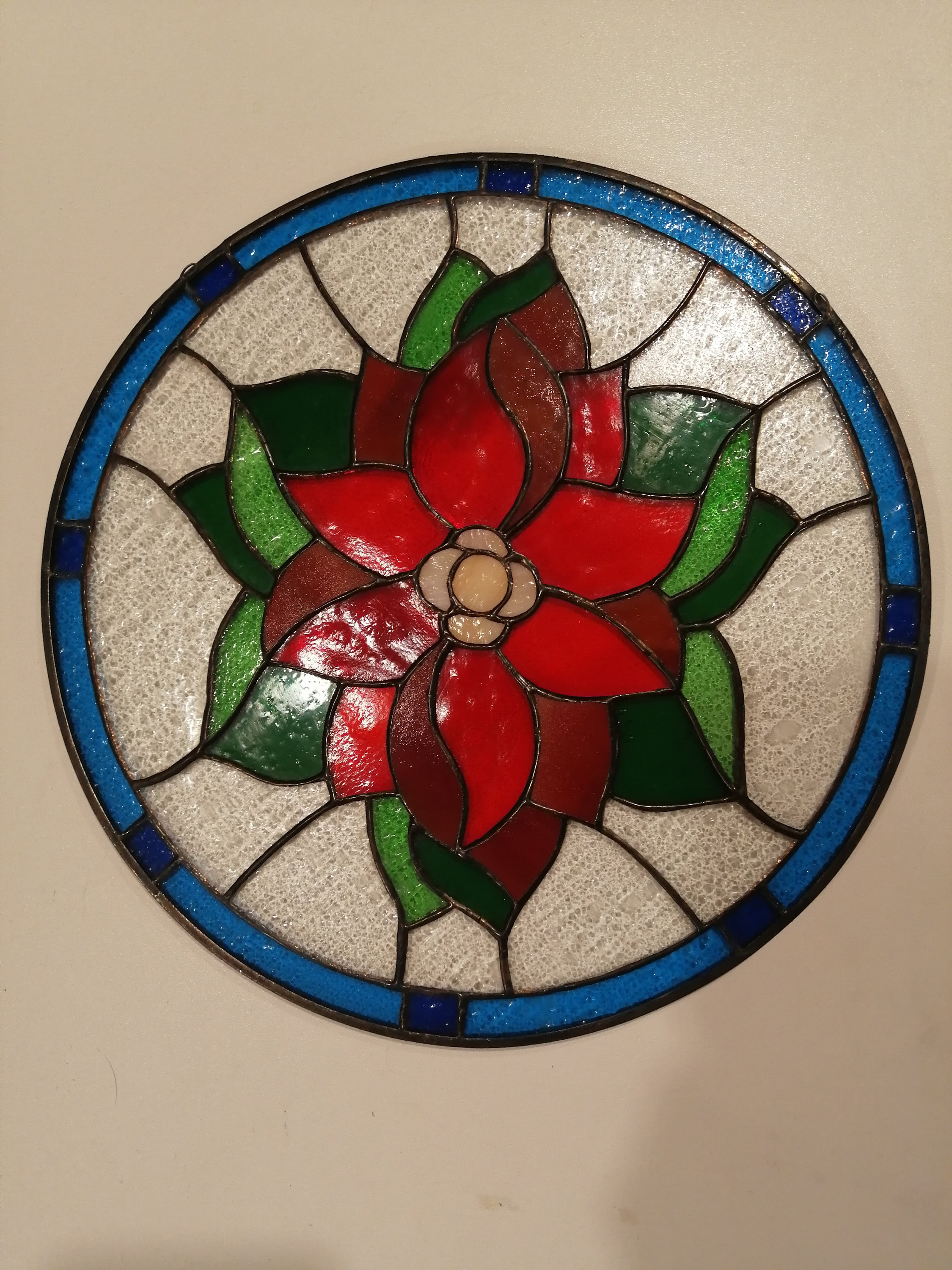 ポインセチアの花のクリスマスステンドグラスの窓吊り下げパネルサン