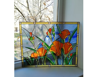 Atrapasol con panel de vitral con amapolas de California
