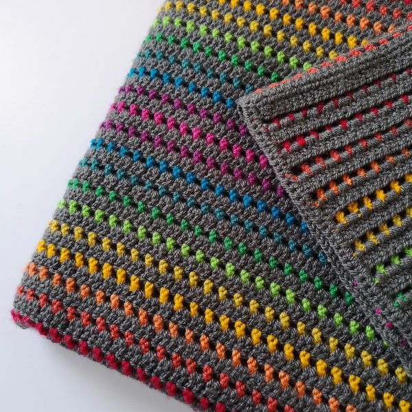 Patrón de manta de crochet Rainbow Through the Storm (descarga digital PDF) - Escrito en inglés con términos de crochet del Reino Unido
