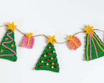 Christmas Tree and Presents Garland - Crochet Pattern - PDF digital download written in English with UK crochet terms