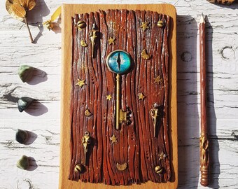 Grimoire des Fées, fait main pour les amateurs de créatures fantastiques et de sorcellerie, modèle unique