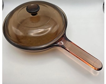 Sartén Vintage Vision Corning Ware de 10" con tapa de fondo tipo gofre, color ámbar.