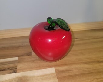 Red Art Glass Apple Paperweight Green Stem Leaf Hand Blown Decorative Fruit
