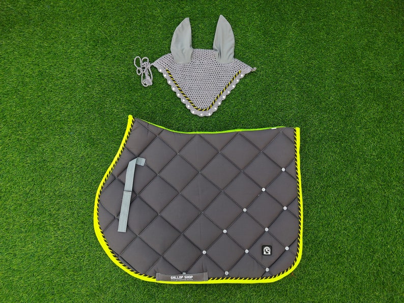 Numnah Horse Saddle Pad With Matching Ear Etsy