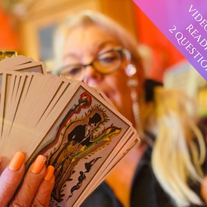Liebeslesung Tarot-Lesung Video Tarot-Kartenlegung Psychic Voraussagen, Vergangenheit, Gegenwart, Zukunft 2 Fragen Liebe von Psychic Sue