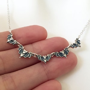 Familie mit 5 Fledermaus Halskette, 2 Erwachsene 3 Baby Fledermäuse, Sterling Silber, kleine kleine Fledermäuse, Mama Papa Kinder, Witchy Schmuck, Geschenk für Sie, Muttertag