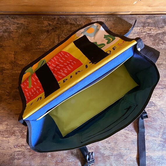 Vinyl messenger shop bag