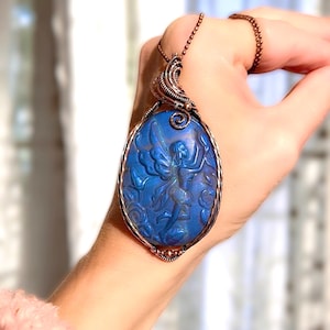 Beautiful elven cut labradorite pendant. Handmade copper jewelry. Elven jewelry. Labradorite elven necklace. Statement pendant.