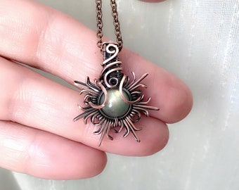 Labradorite starburst necklace. Handmade copper jewelry. Copper wire wrapped star. Unique gift for her. Boho jewelry. Labradorite star