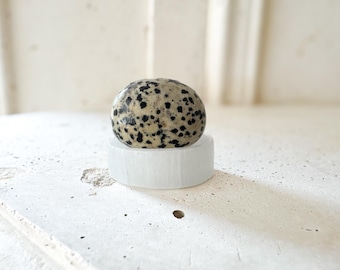 Selenite Charging Stand: Crystal Cleansing Plate, Reiki Healing