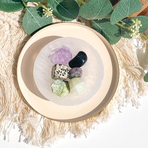 Capricorn Zodiac Crystal Set with Selenite Bowl: Embrace Capricorn Energies, Astrology & Personal Growth