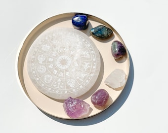 Pisces Zodiac Crystal Kit: Selenite Charging Plate, Labradorite, Amethyst