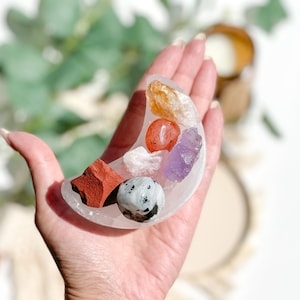 Cancer Zodiac Crystal Set : Selenite Moon Bowl, Carnelian, Red Jasper, Moonstone, Amethyst, Citrine, Rose Quartz, Cotton Pouch & Info Card"