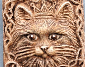 Royal Cat Wall Plaque – Concrete Sculpture (6x6 Inch)