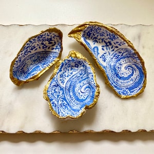 Oyster Shell Decor- Handmade Trinket Dish, Bridesmaid Gifts, Ring Dish, Coastal Home, Wedding, Unique Gift, Shell Art, Blue Paisley
