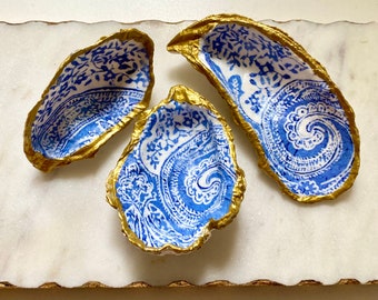 Oyster Shell Decor- Handmade Trinket Dish, Bridesmaid Gifts, Ring Dish, Coastal Home, Wedding, Unique Gift, Shell Art, Blue Paisley