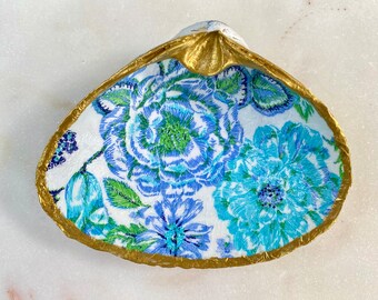 Clam Shell Decor- Handmade Trinket Dish, Bridesmaid Gifts, Ring Dish, Coastal Home, Wedding, Unique Gift, Shell Art, Turquoise