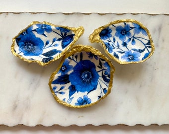 Chinoiserie Blue Oyster Shell Decor- Handmade Ring Dish, Bridesmaid Gifts, Engagement Ring Holder, Wedding Gift, Unique Hostess Gift