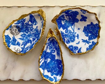 Oyster Shell Decor- Handmade Ring Dish, Bridesmaid Gifts, Engagement Ring Holder, Wedding Gift, Unique Gift, Shell Art, Blue