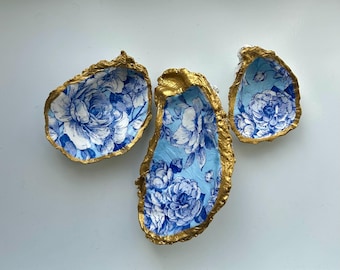 Oyster Shell Decor- Handmade Trinket Dish, Bridesmaid Gifts, Ring Dish, Coastal Home, Wedding, Unique Gift, Shell Art, Blue Floral