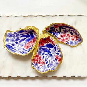 Oyster Shell Decor- Handmade Trinket Dish, Bridesmaid Gifts, Ring Dish, Coastal Home, Wedding, Unique Gift, Shell Art, Red White and Blue