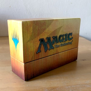 Magic the Gathering Deck Box for Commander and Constructed!  Holds 60 cards decks plus a 15 card sideboard!