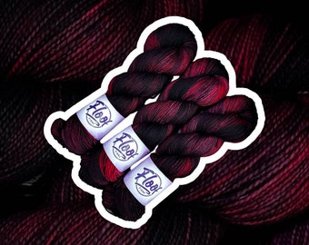 GARNET NOIR - Hand Dyed Merino Yarn 100g.