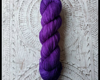 ELECTRIC PURPLE - Hand Dyed Merino Yarn 100g.