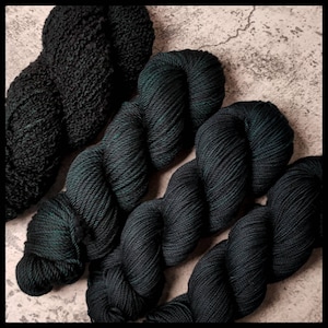 ONYX GREEN - Hand Dyed Merino Yarn 100g.