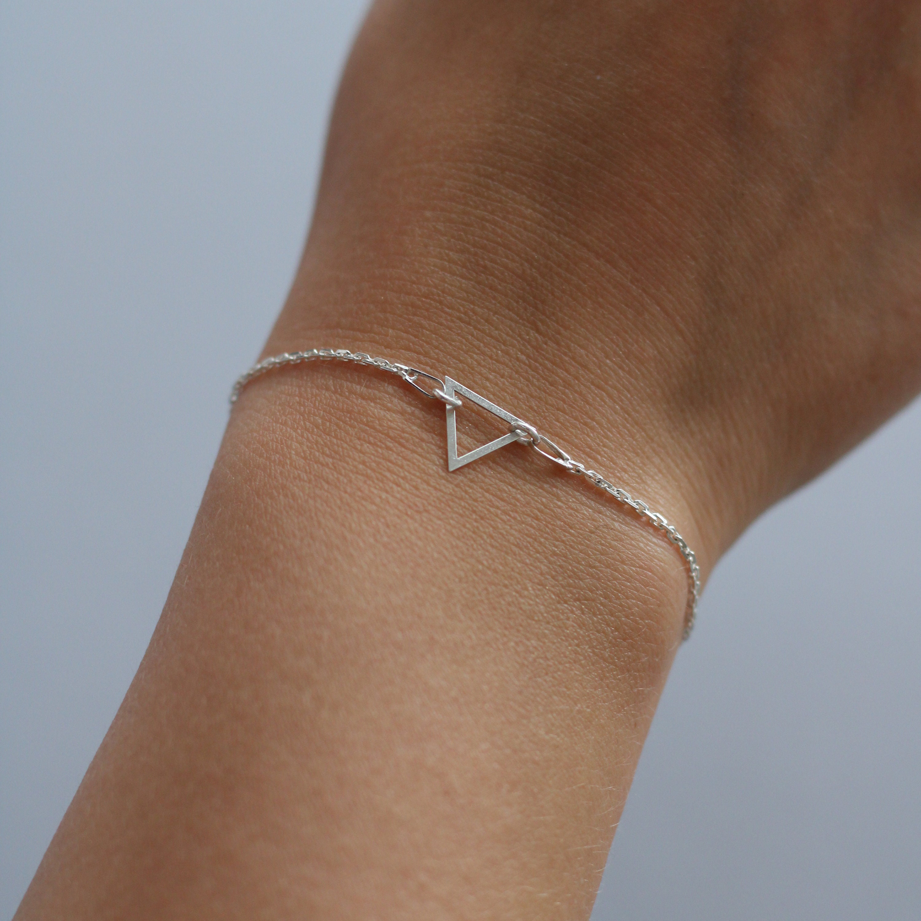14K Solid Gold Triangle Charm Bracelet, 14K Gold Bracelet, Dainty Chain  Bracelet, Geometric Bracelet, Triangle Jewelry, Gift for Women - Etsy