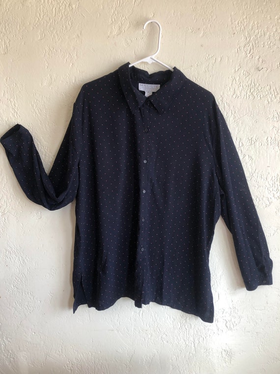 Vintage chemisier Maggie McNaughton rouge à pois sur bleu marine