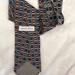 100% SILK Vintage Albert Nipon Necktie, Excellent Condition