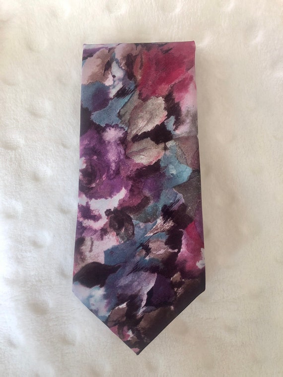Vintage Van Heusen Necktie, Purple Tones Abstract… - image 2