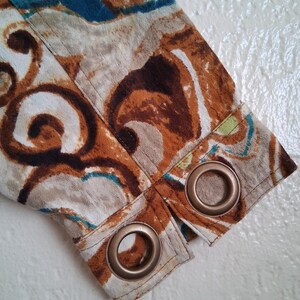 Erdfarbene Jacke mit abstraktem Print von Parsly & Sage Bild 8
