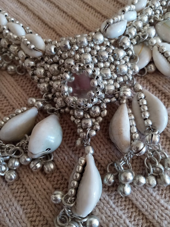 Vintage Cowrie Shell Bibb necklace and earring set - image 2