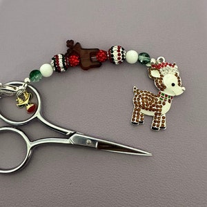 Reindeer Scissor Fob: Christmas Beaded Zipper Pull Keychain