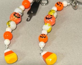 Candy Corn Needle Threader Fob: Beaded Sewing Tool