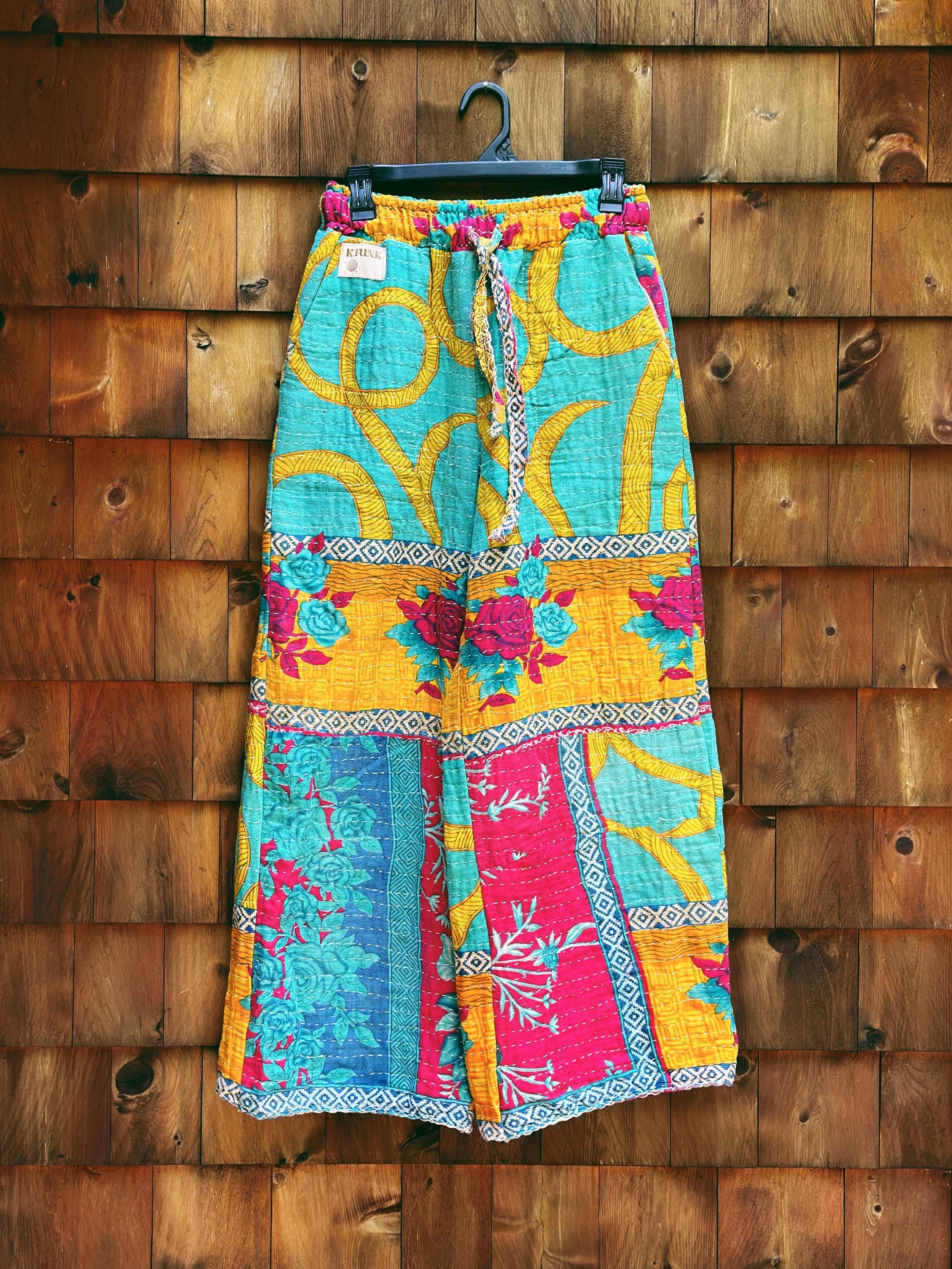 パンツ _knot._ kantha puilt thick pants _knot._ kantha puilt thick pants Chikankari Knot Pant White - Devalaye