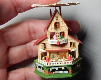 Christmas Palace, KIT, 1/12 scale, many decorations, animals, people, blade that spins