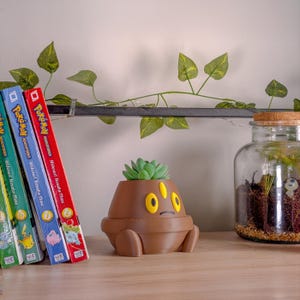 Pokémon Plant Pot Bonsly – Planter with Drainage