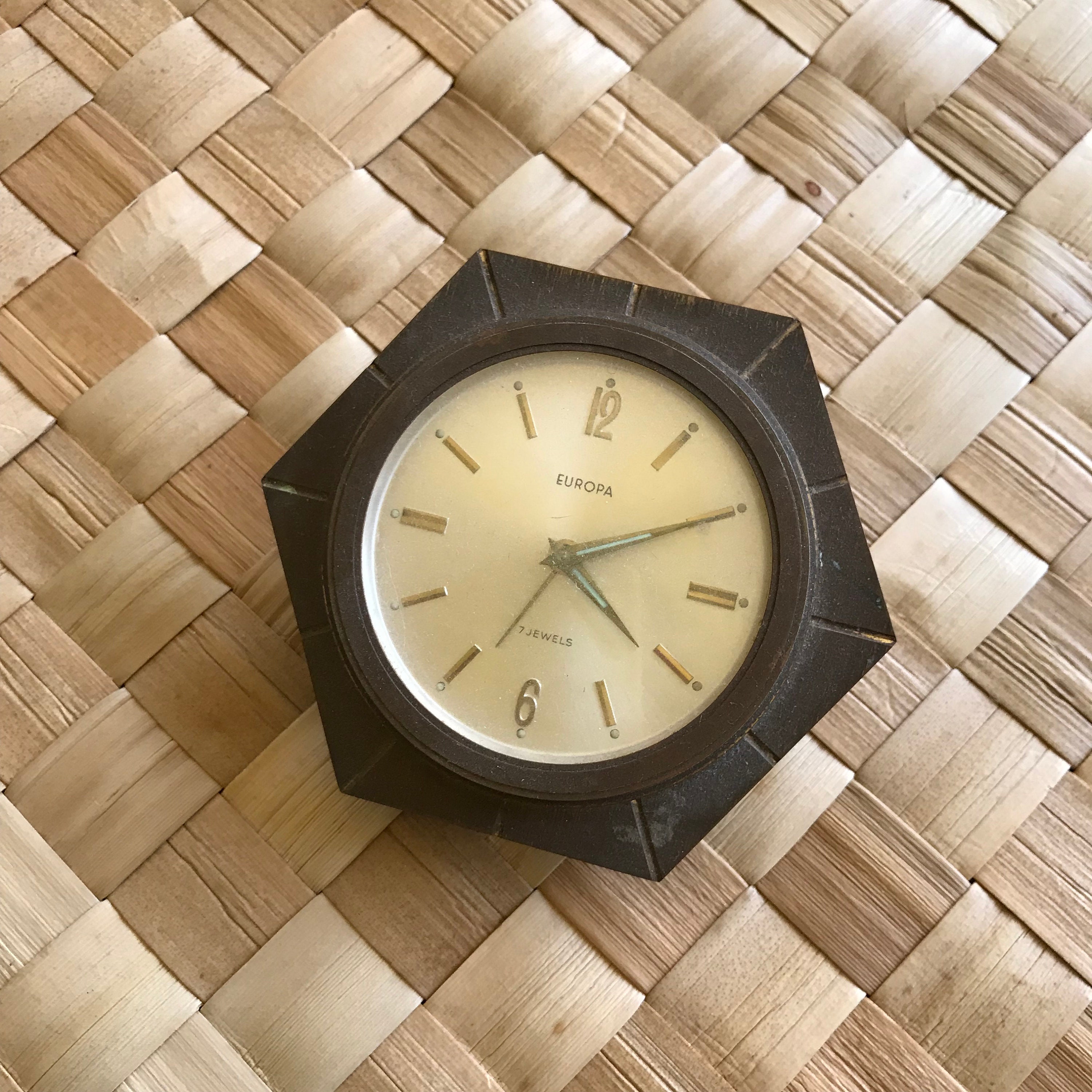 Vintage 195060s Tabletop Europa 7 Jewel Clock Brass Desktop Etsy