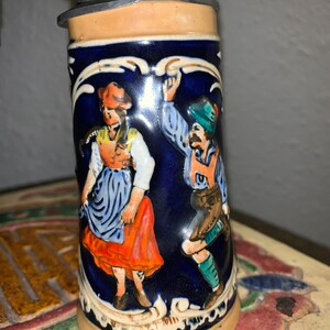 Chope à bière 6 po. Allemagne de l'ouest bibelot à couvercle was klar ist sprich was wahr ist vintage