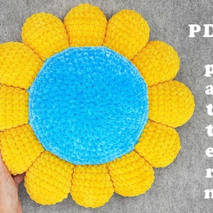Crochet sunflower throw pillow Amigurumi pattern for beginner