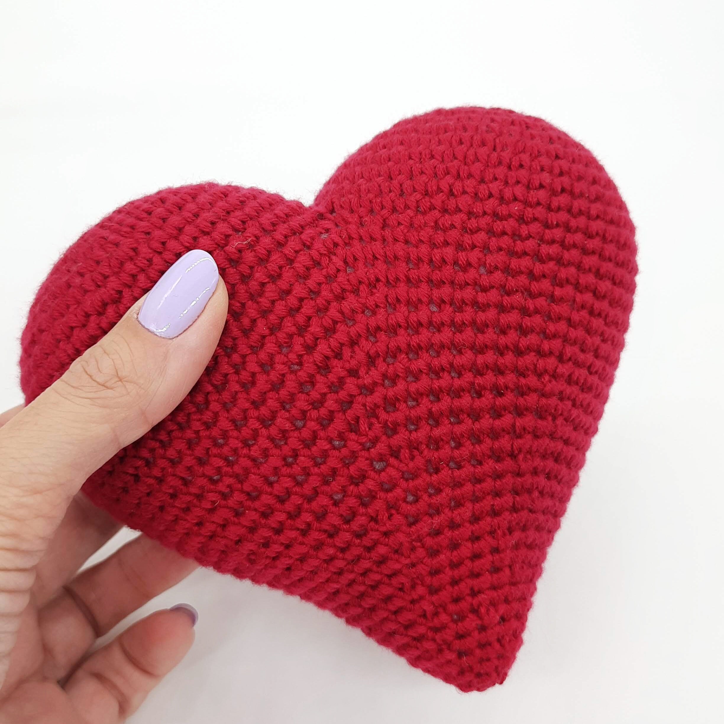 大きなぬいぐるみハート 初心者向けあみぐるみパターン かぎ針編み枕