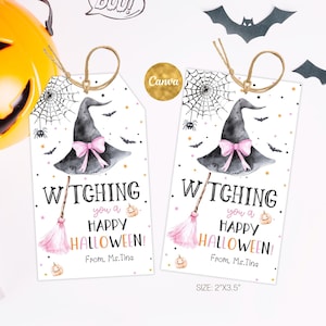 Op de afbeelding: Twee Halloween-cadeaulabels met een heksenhoed, bezem en de tekst "Witching you a Happy Halloween!". De labels zijn wit met een aquarelontwerp en de afmeting is 5,08 cm x 8,89 cm.