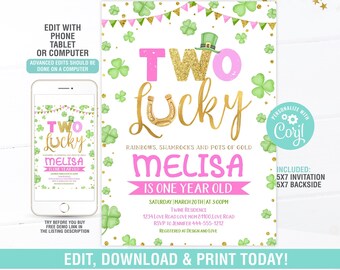 Pode incluir: Um convite imprimível para uma festa de aniversário de dois anos para uma menina com tema do Dia de São Patrício. O convite apresenta um design "Two Lucky" rosa e dourado com trevos, arco-íris e uma ferradura. O texto "Melisa tem um ano" está incluído, juntamente com a data, hora e local da festa.