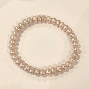 1980s Peach Coloured Fresh Water Pearl Expanding Cuff Bracelet