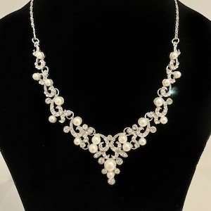The Alice Faux Pearl and Diamanté Necklace by Vintage Amara