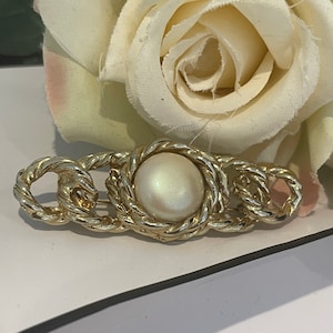 1980s DMJ Vintage Faux Pearl Gold Plated Brooch
