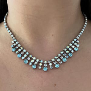 1950s Beautiful Aurora Borealis Blue Diamanté Silver Tone Necklace